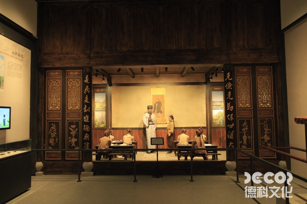 藝術(shù)展廳裝修設(shè)計中，如何考慮觀眾的流線和舒適度？