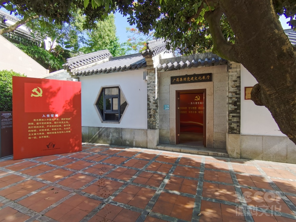 政治歷史紅色展館設(shè)計中，如何突出紅色革命的歷史意義？